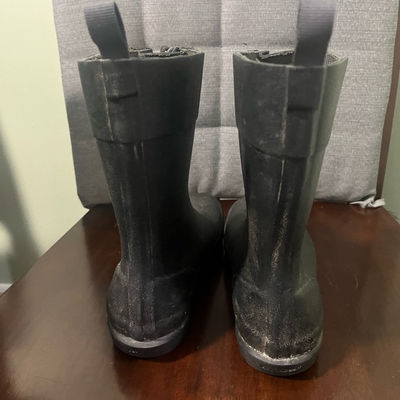 Size 7 BOGS rain boots - Picture 6 of 9